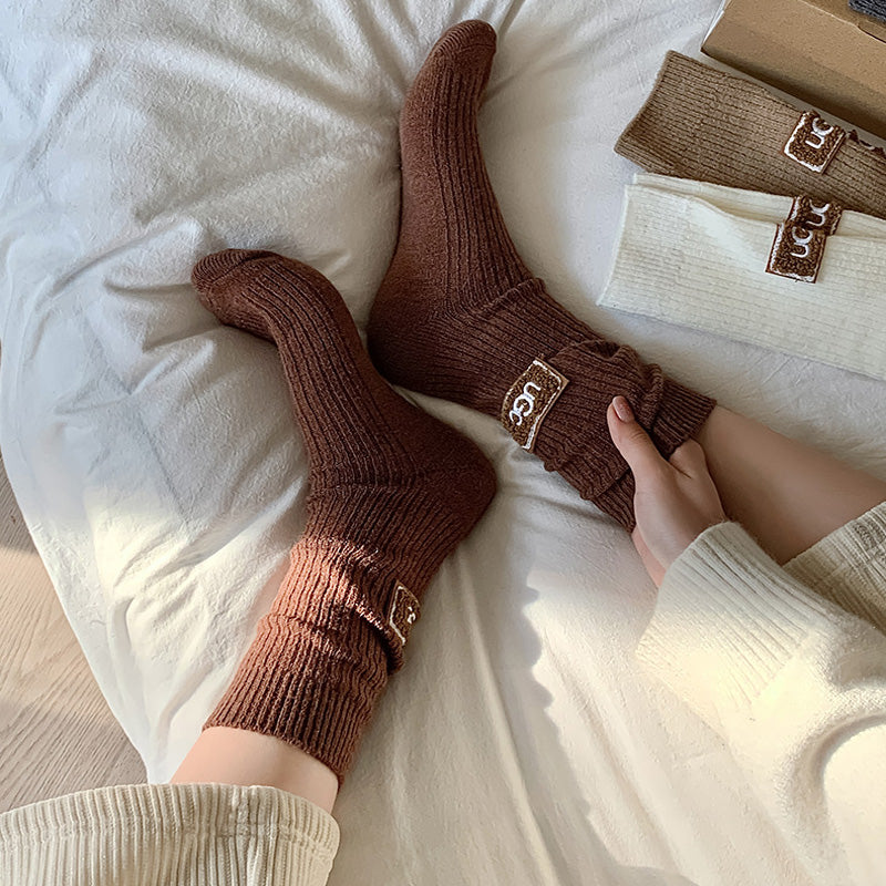Chaussettes Mi-Mollet en Cachemire – Élégance, Confort et Chaleur