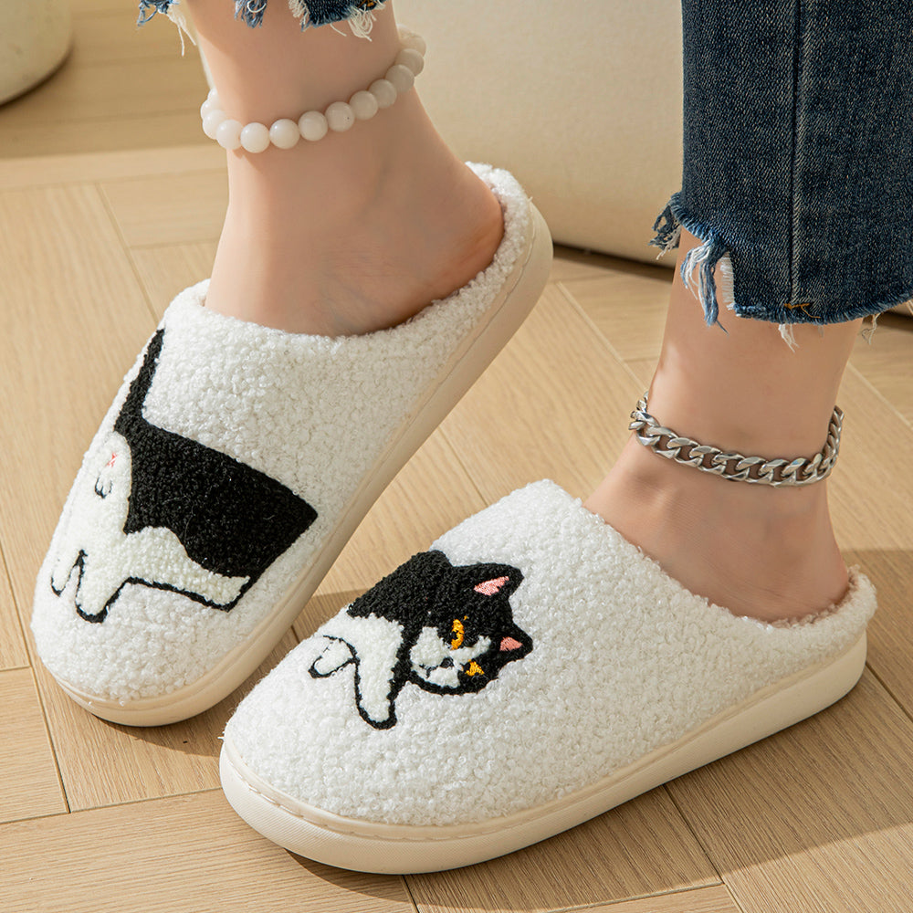 Pantoufles chat mignon – Douceur et confort pour un hiver cocooning
