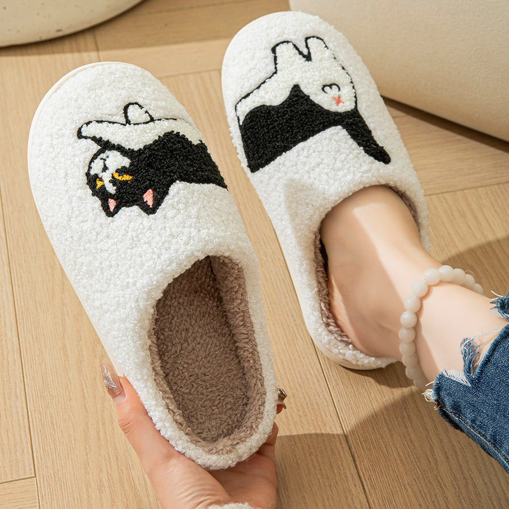 Pantoufles chat mignon – Douceur et confort pour un hiver cocooning