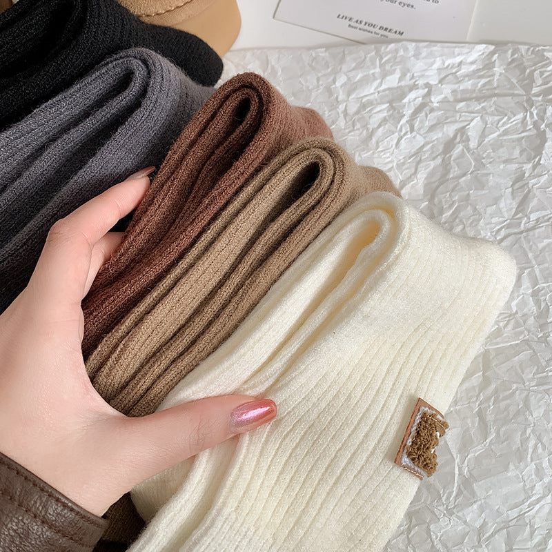 Chaussettes Mi-Mollet en Cachemire – Élégance, Confort et Chaleur
