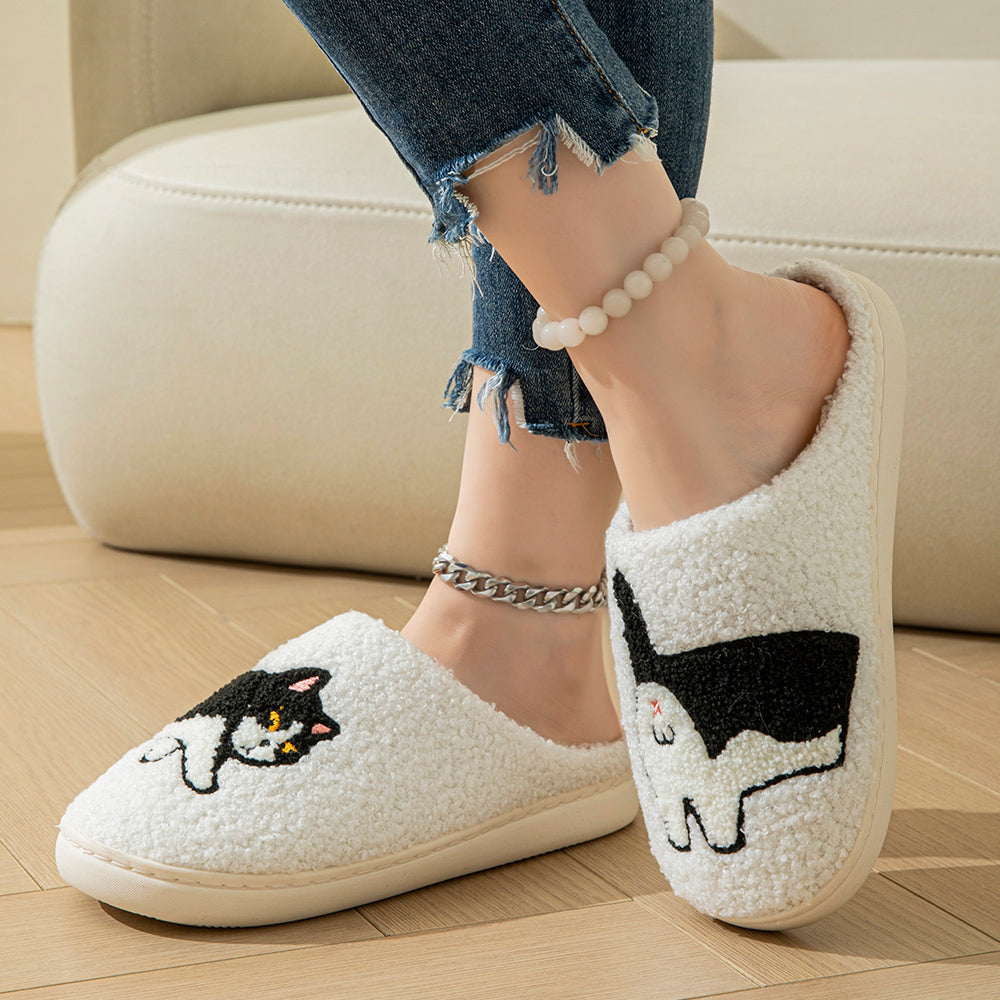 Pantoufles chat mignon – Douceur et confort pour un hiver cocooning